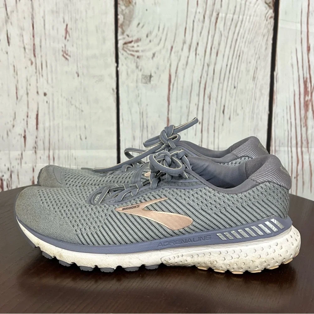 Brooks Gray Women’s Athletic Shoes Breathable Mesh Cushioned Midsole 10.5 GUC